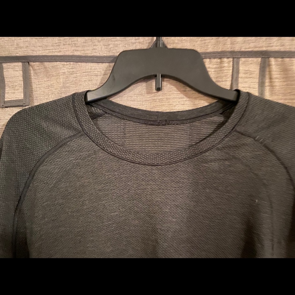 Lululemon L gym shirt.